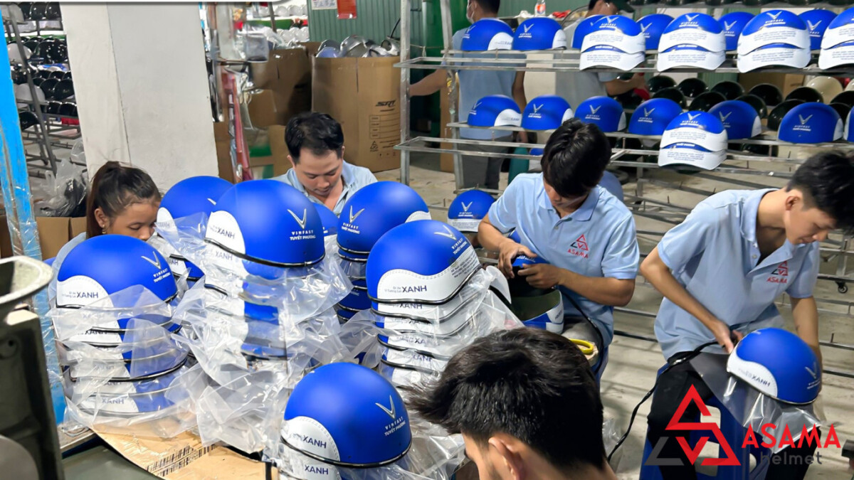 Quá trình sản xuất nón bảo hiểm sẽ được diễn ra đúng chuẩn kỹ thuật và được giảm sát nghiêm ngặt 