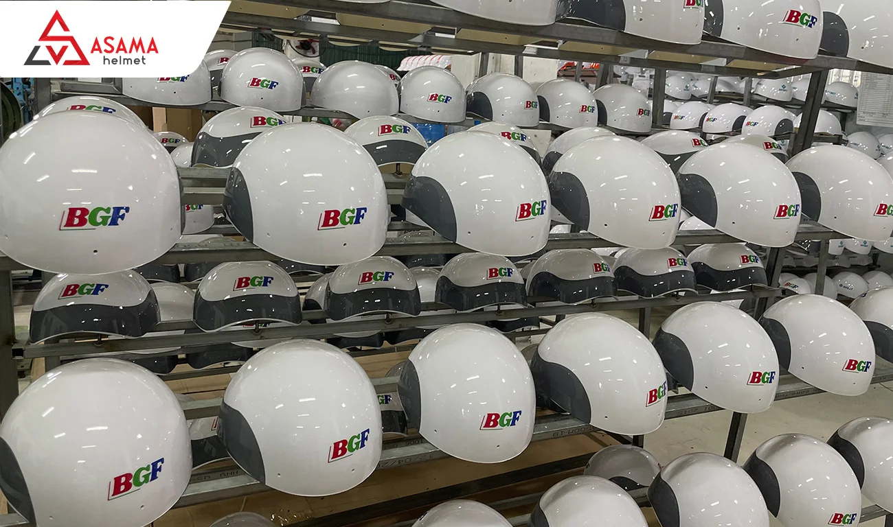 Logo được in ở mặt trước nón rất thu hút