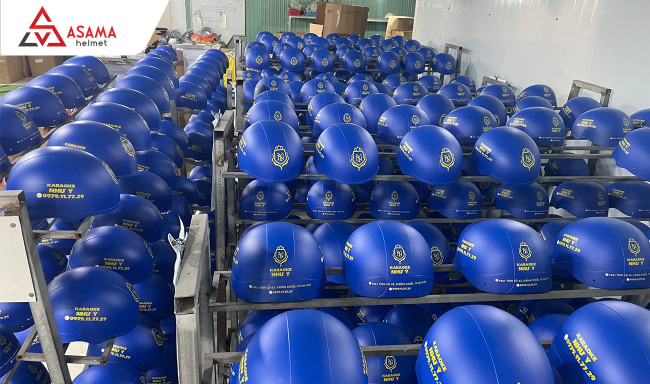 Đặt thiết kế mũ bảo hiểm in tên công ty giúp quảng bá thương hiệu lâu dài