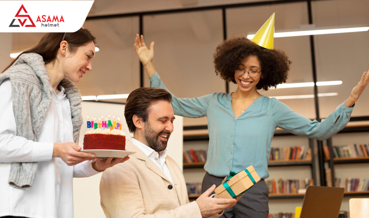 Tặng quà khách hàng dịp sinh nhật công ty là hoạt động thể hiện sự tri ân và quan tâm của doanh nghiệp đối với khách hàng
