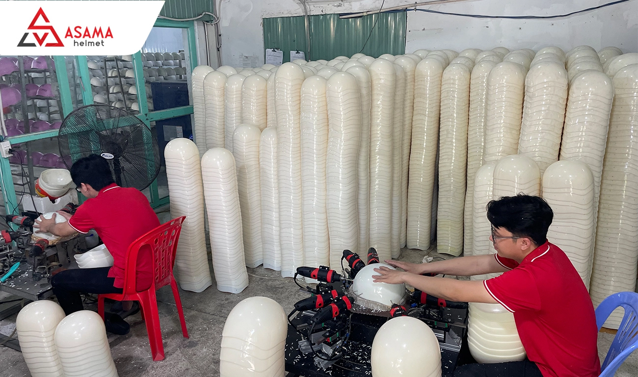 Chất liệu ABS nguyên sinh được ưu tiên sản xuất nón in logo quà tặng