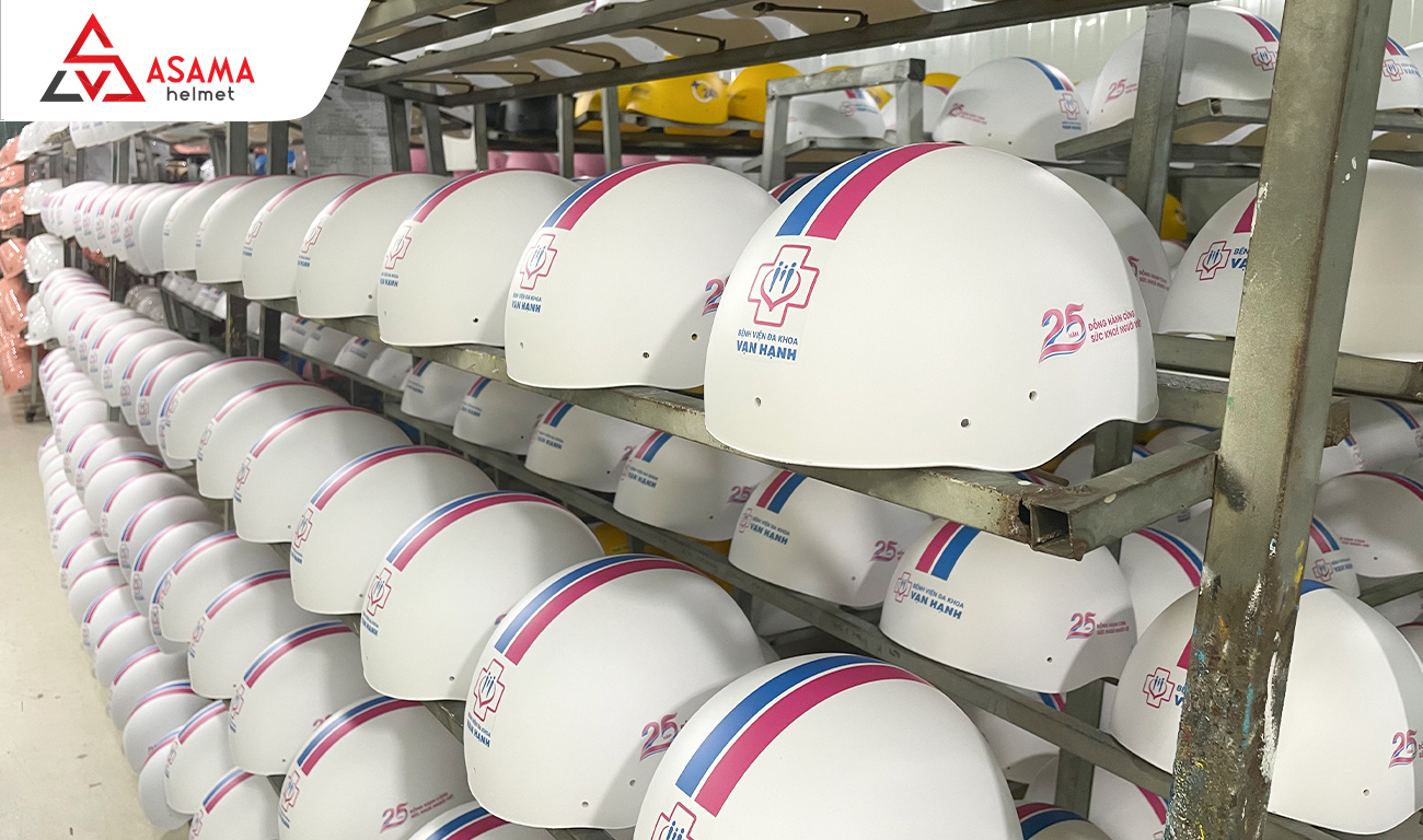 Sản xuất mũ bảo hiểm in logo Bệnh viện Đa khoa Vạn hạnh