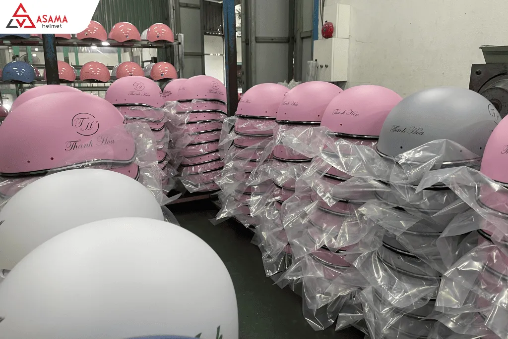 Nón bảo hiểm in logo phường Cầu Ông Lãnh cho cửa hàng dịch vụ