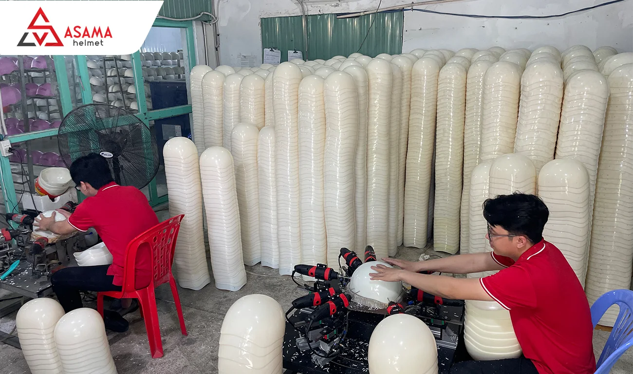 Đặt làm nón bảo hiểm theo yêu cầu nhựa ABS nguyên sinh có giá hợp lý