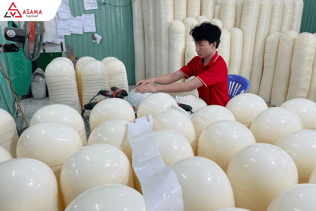 Chất lượng nón từ phôi nhựa ABS nguyên sinh