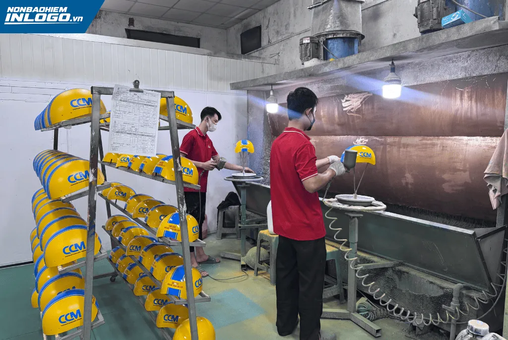 Giá mũ bảo hiểm sản xuất tại xưởng sẽ tối ưu hơn qua trung gian