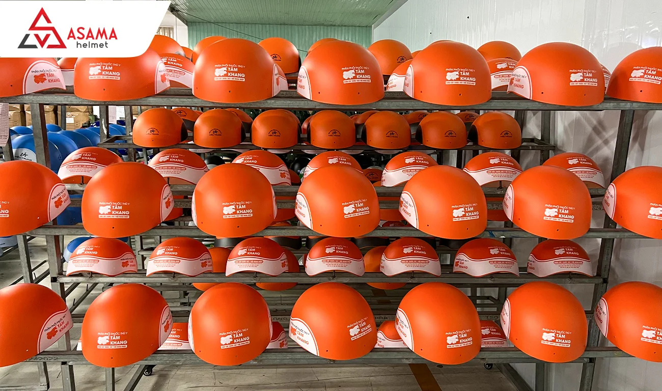 Mũ in logo từ nhựa ABS nguyên sinh là quà tặng hàng đầu cho doanh nghiệp