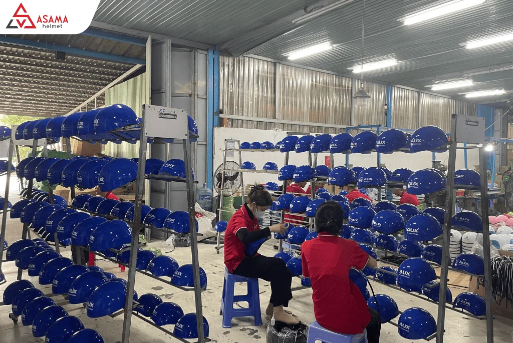 Sản xuất Nón bảo hiểm in logo Bắc Giang cho khách hàng