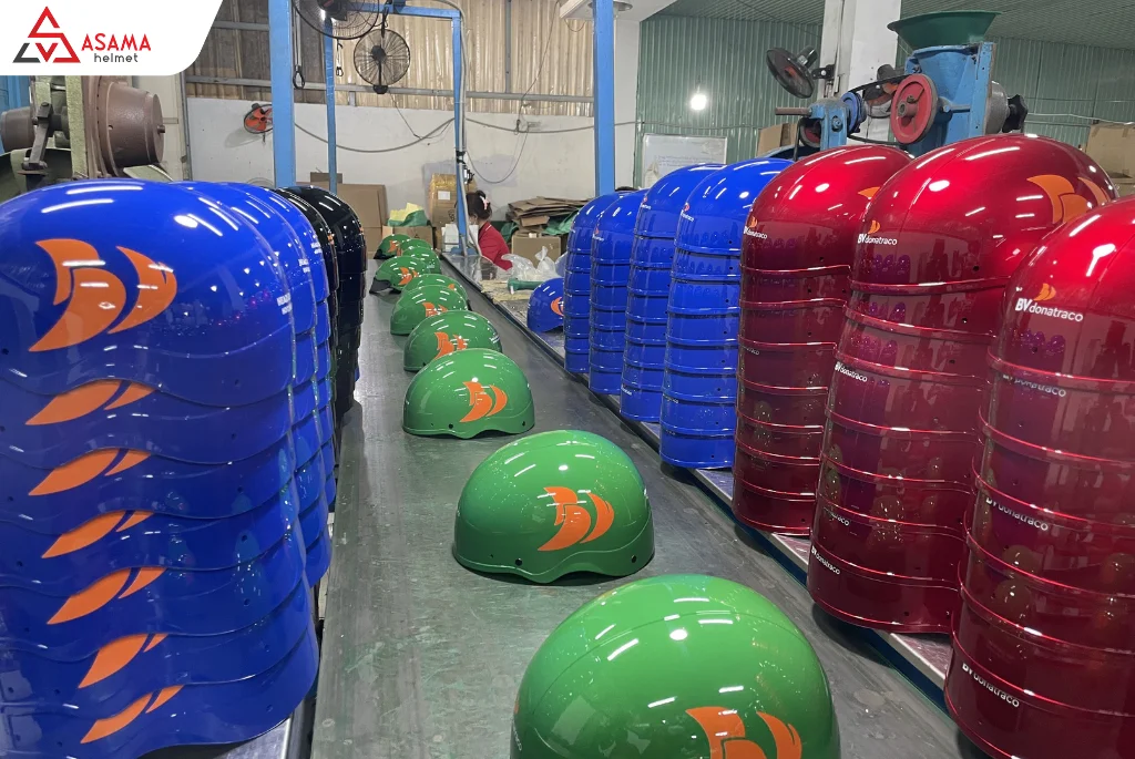 In logo mũ bảo hiểm chuyên nghiệp tại miền Bắc