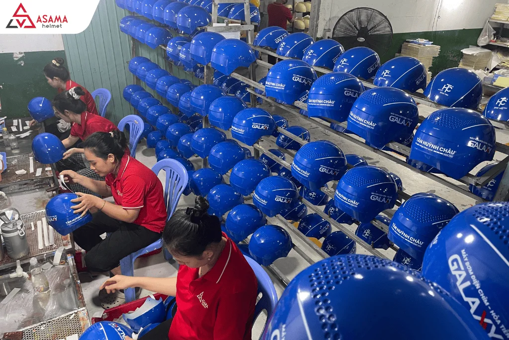 Đa dạng khách hàng đặt mũ in logo giá xưởng uy tín