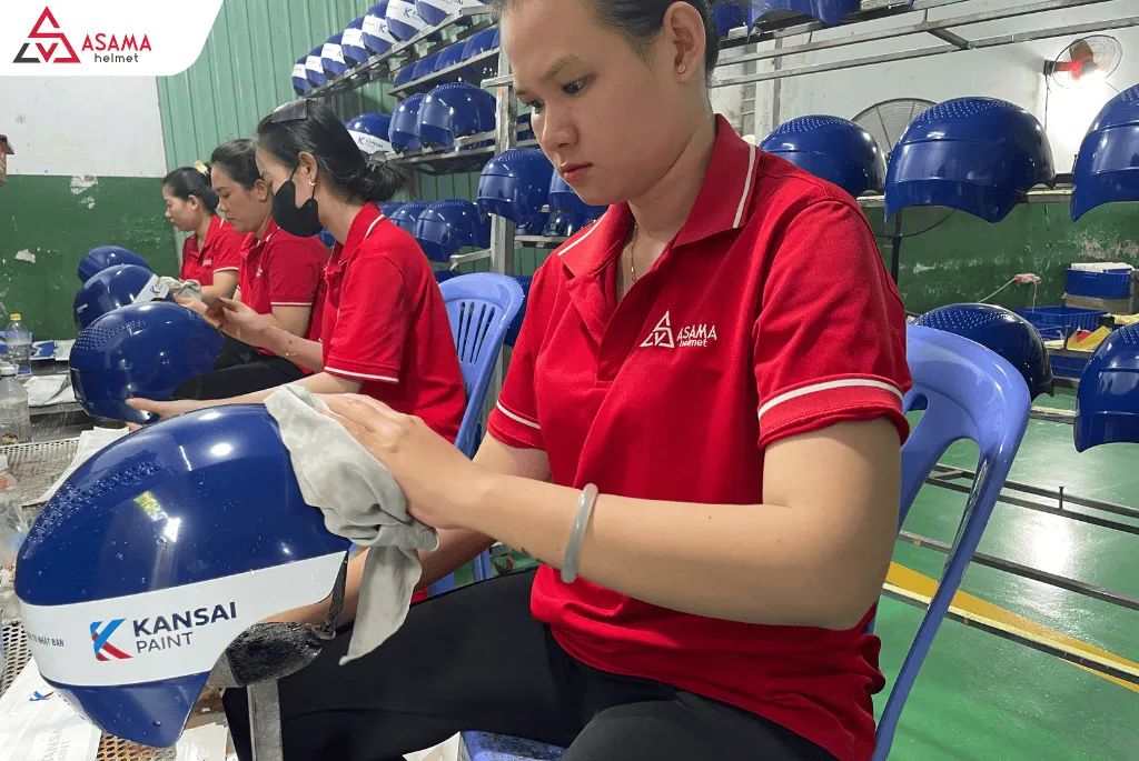 Sản xuất nón bảo hiểm quà tặng tại xưởng ở TPHCM