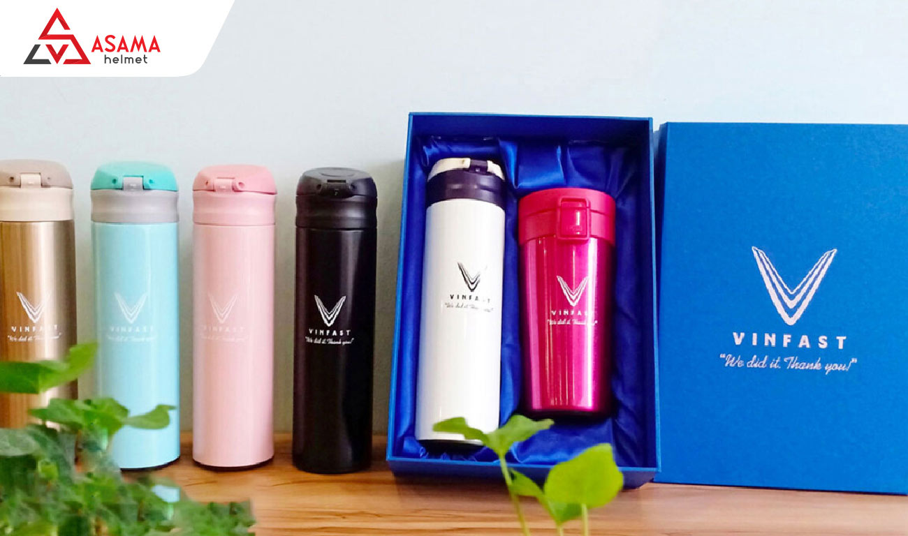 Bình giữ nhiệt là vật dụng giúp duy trì đồ uống nóng hoặc lạnh trong nhiều giờ