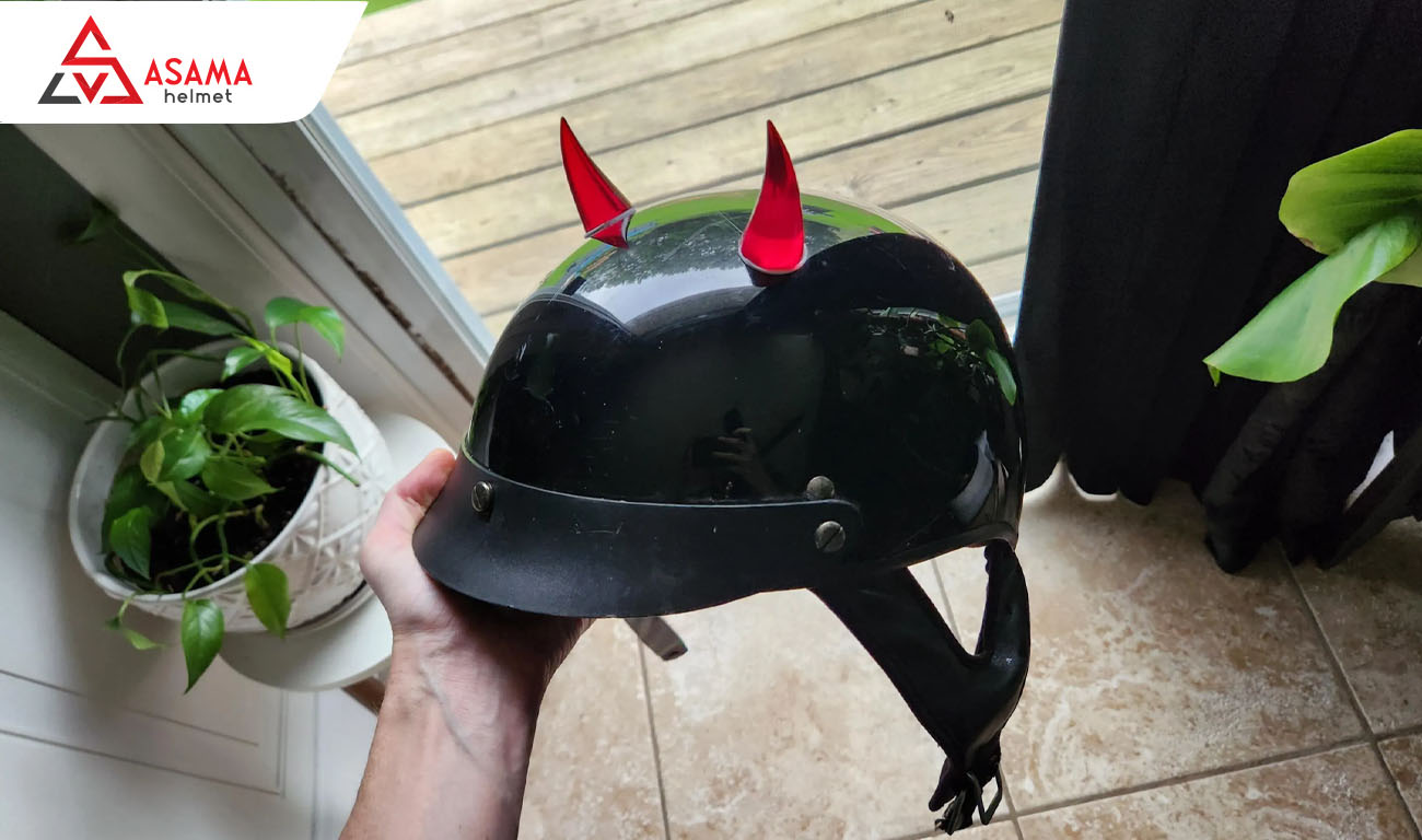 Thêm các phụ kiện decor mũ bảo hiểm hot hit