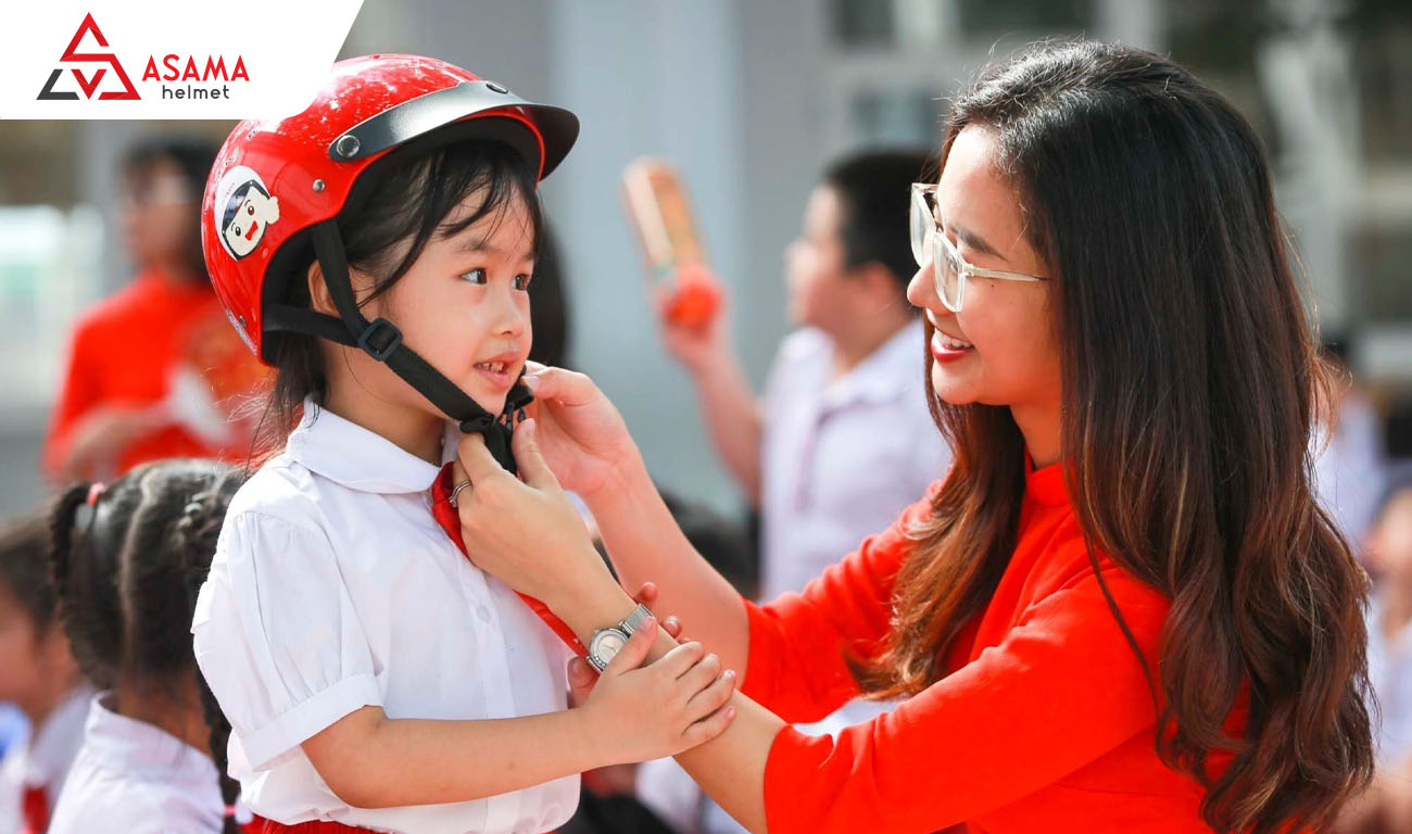 Món quà mũ bảo hiểm chất lượng gửi trao yêu thương đến cộng đồng