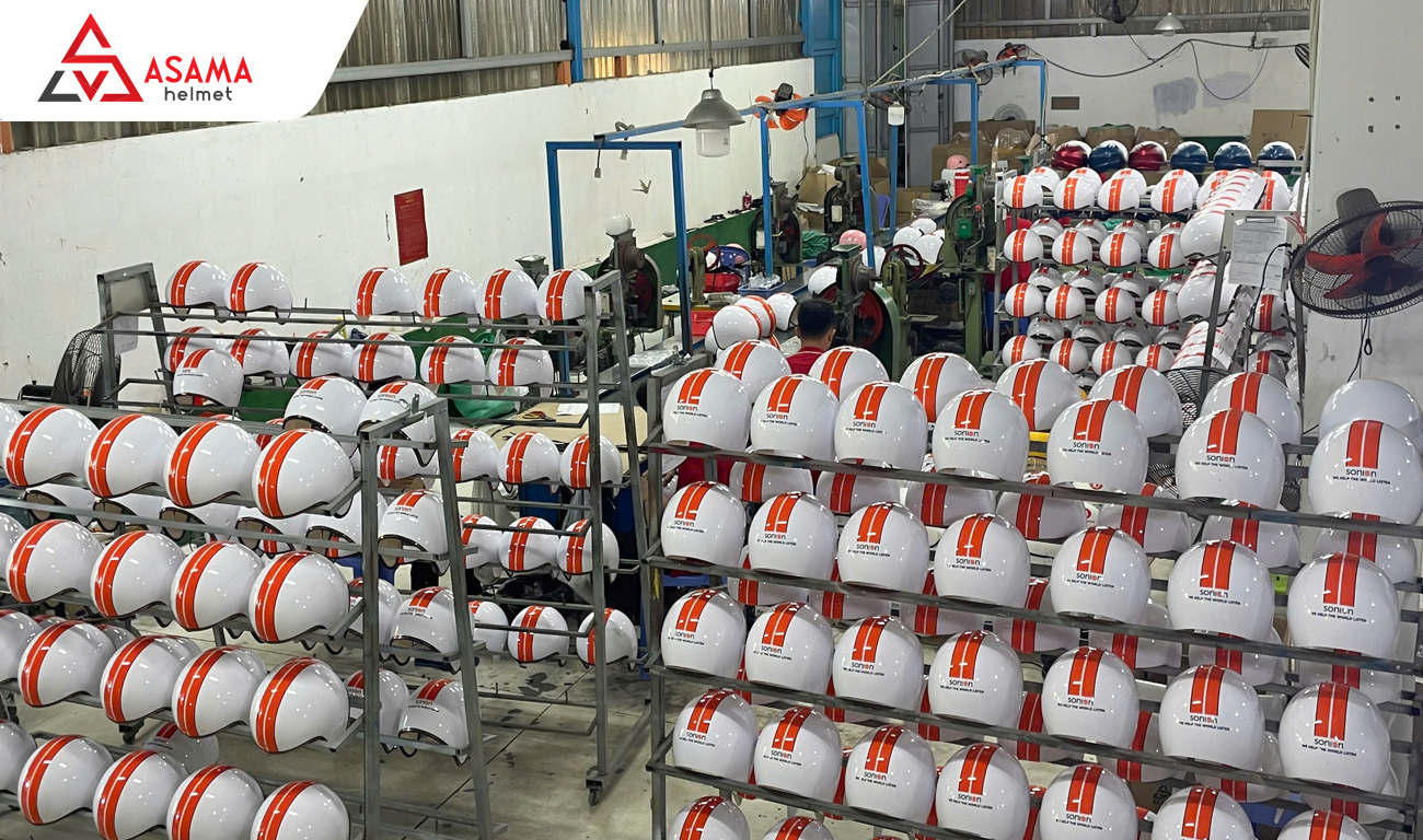 Mũ bảo hiểm in logo kiểu 3/4 tại xưởng ASAMA Helmet sản xuất