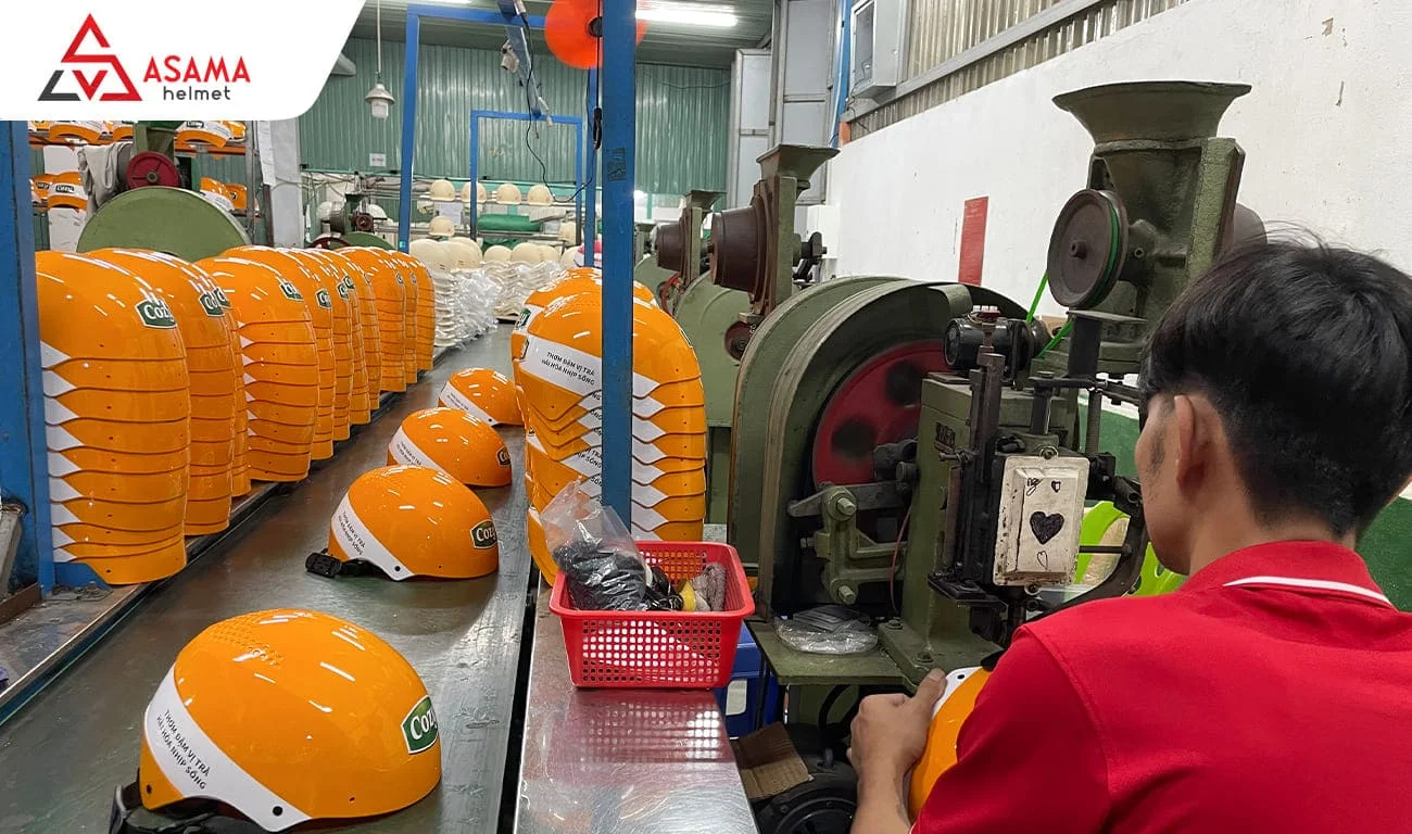 Sản xuất nón cho khách hàng Hà Nội tại xưởng ASAMA