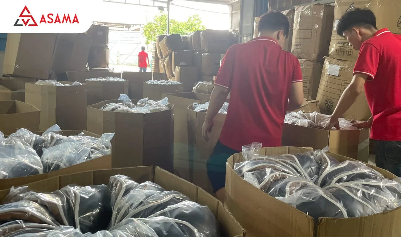 Đóng thùng cẩn thận và giao hàng nón bảo hiểm tận nơi các địa điểm thủ đô