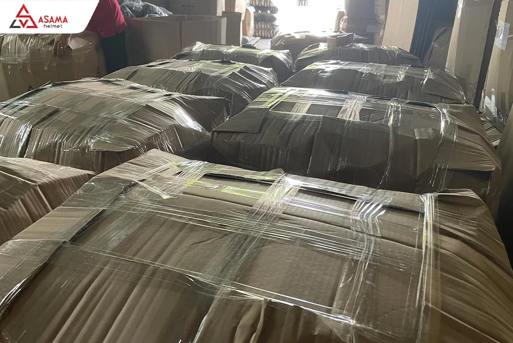 Đóng gói và giao nón tận nơi cho khách khu vực Lào Cai