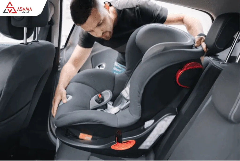 Phụ huynh nên chọn thiết bị ghế trẻ em ô tô phù hợp cho bé