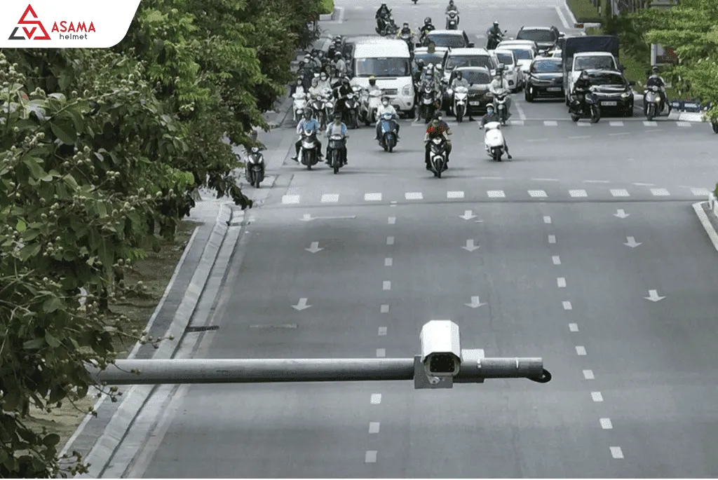 Camera giám sát giao thông hỗ trợ phạt nguội các lỗi vi phạm